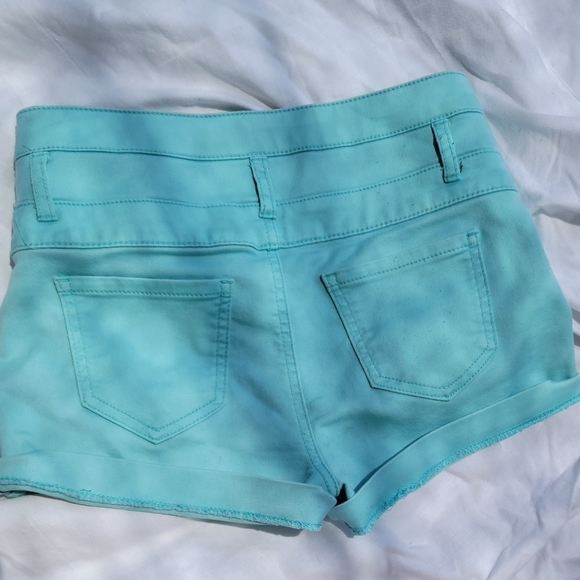 Women's Shorts Bundle Sizes 4 and 5 - Picture 10 of 13